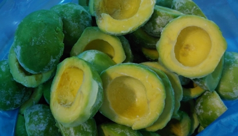 IQF AVOCADO HALVES